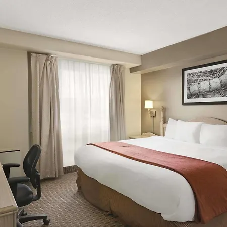 Travelodge Suites By Wyndham Moncton Exterior photo